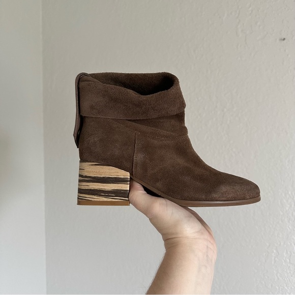 Anthropologie X ANTELOPE Brown Suede Leather Almond Toe Block Heel Slouc… - Picture 7 of 8
